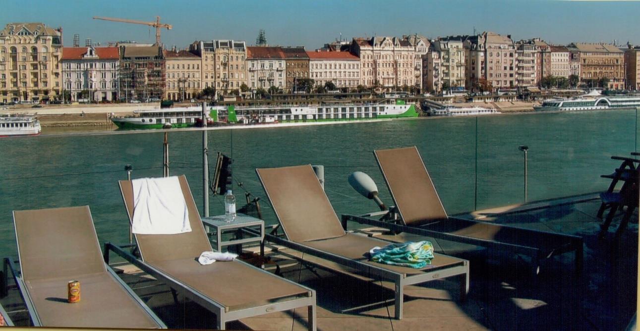 View from the upper terrace of the Rudas Baths 